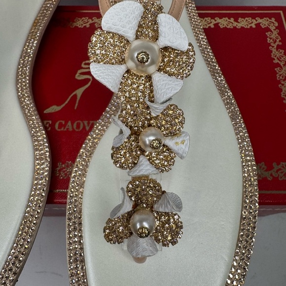 René Caovilla Leather Crystal Embellishments T-Strap Leather Sandals Size 38. - Picture 3 of 8